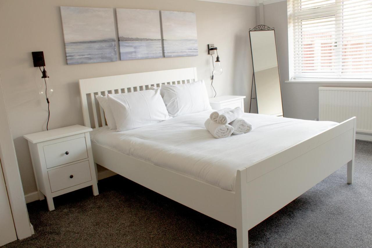 Cosy 3Bed Bungalow In West Kirby, Free Parking Frankby Dış mekan fotoğraf