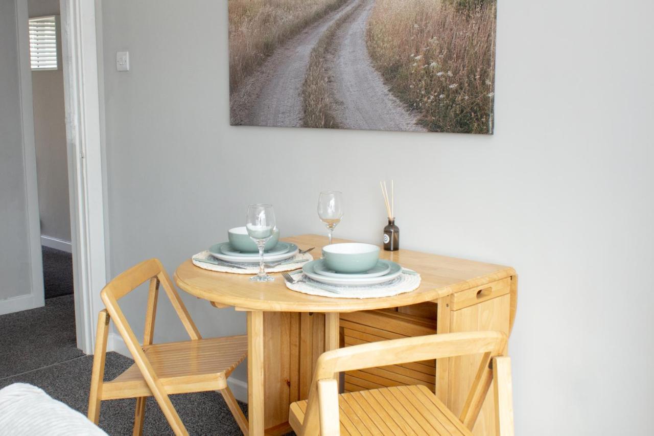 Cosy 3Bed Bungalow In West Kirby, Free Parking Frankby Dış mekan fotoğraf